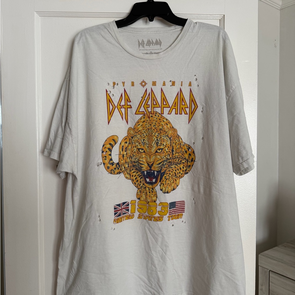 Urban Outfitters White Graphic Tee